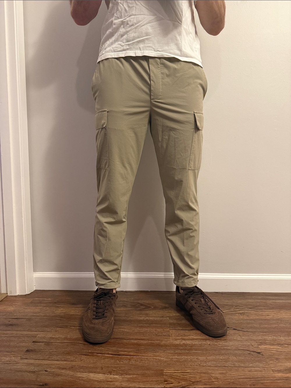 Banana Republic Men's Light Khaki Cargo Pants